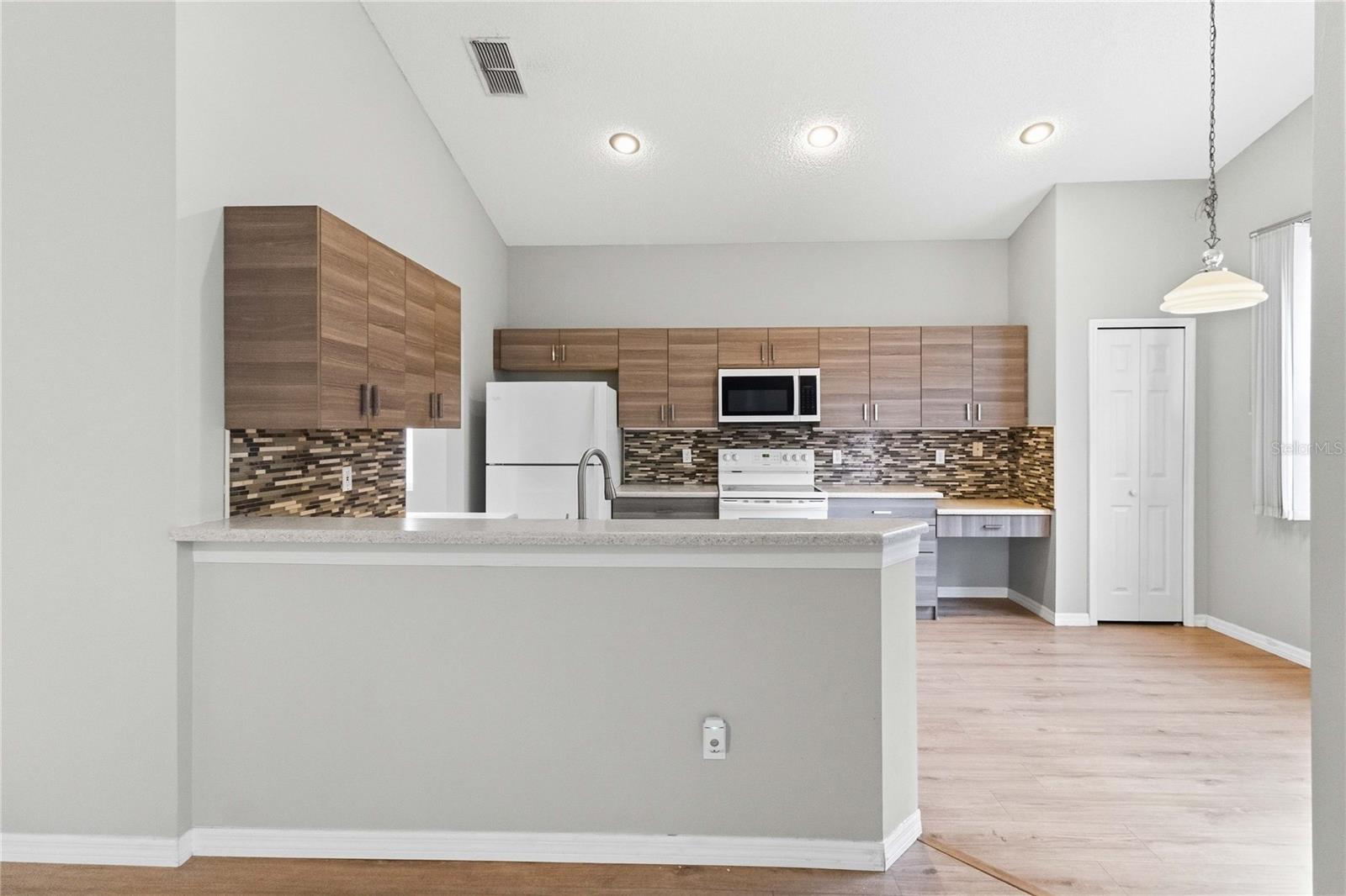 2412 Runyon Cir Property Photo 11