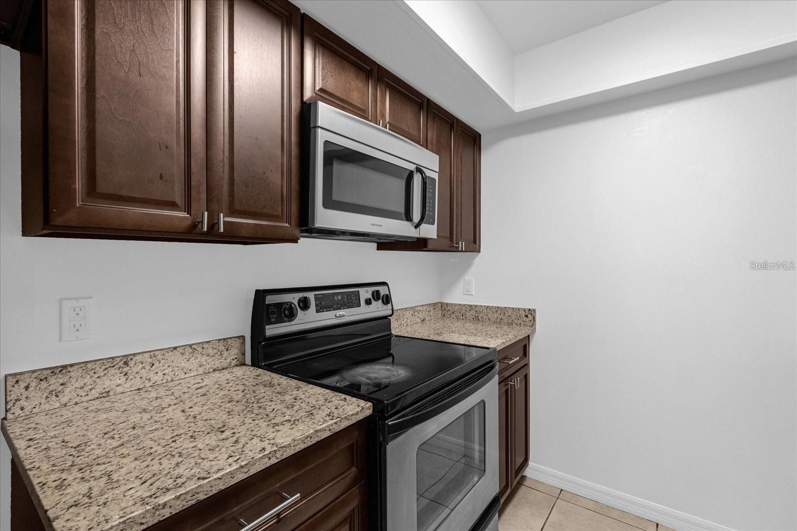 5214 Kempston Dr Property Photo 10