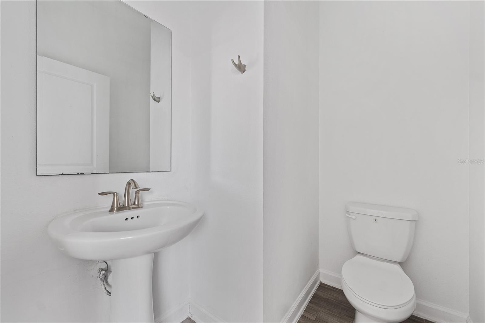 2999 Addison Blvd Property Photo 6