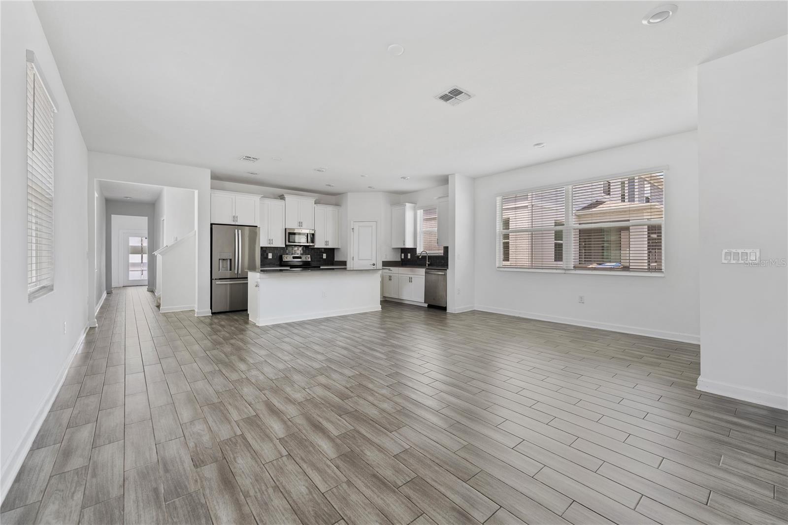 2999 Addison Blvd Property Photo 8