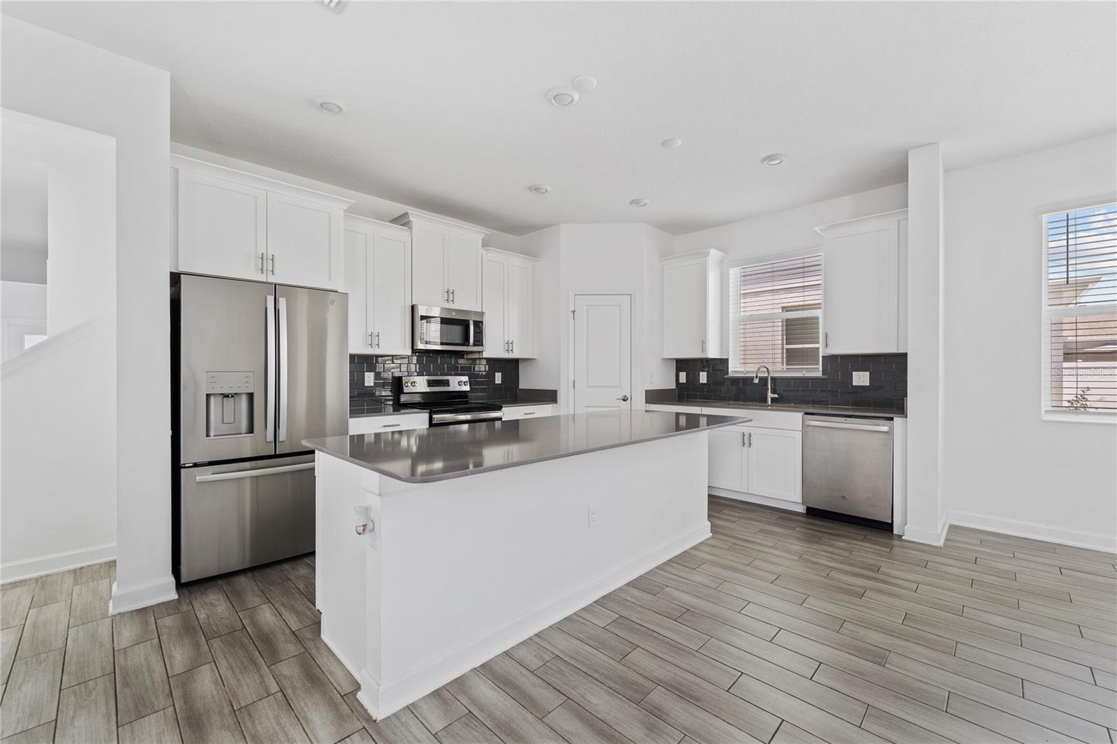 2999 Addison Blvd Property Photo 10