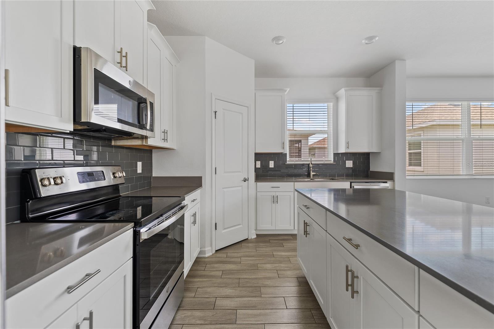 2999 Addison Blvd Property Photo 13
