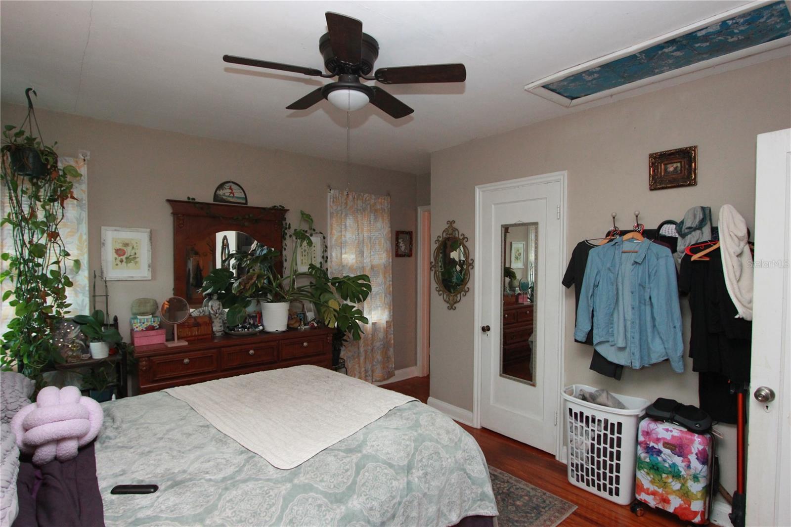 419 E Gore St Property Photo 14