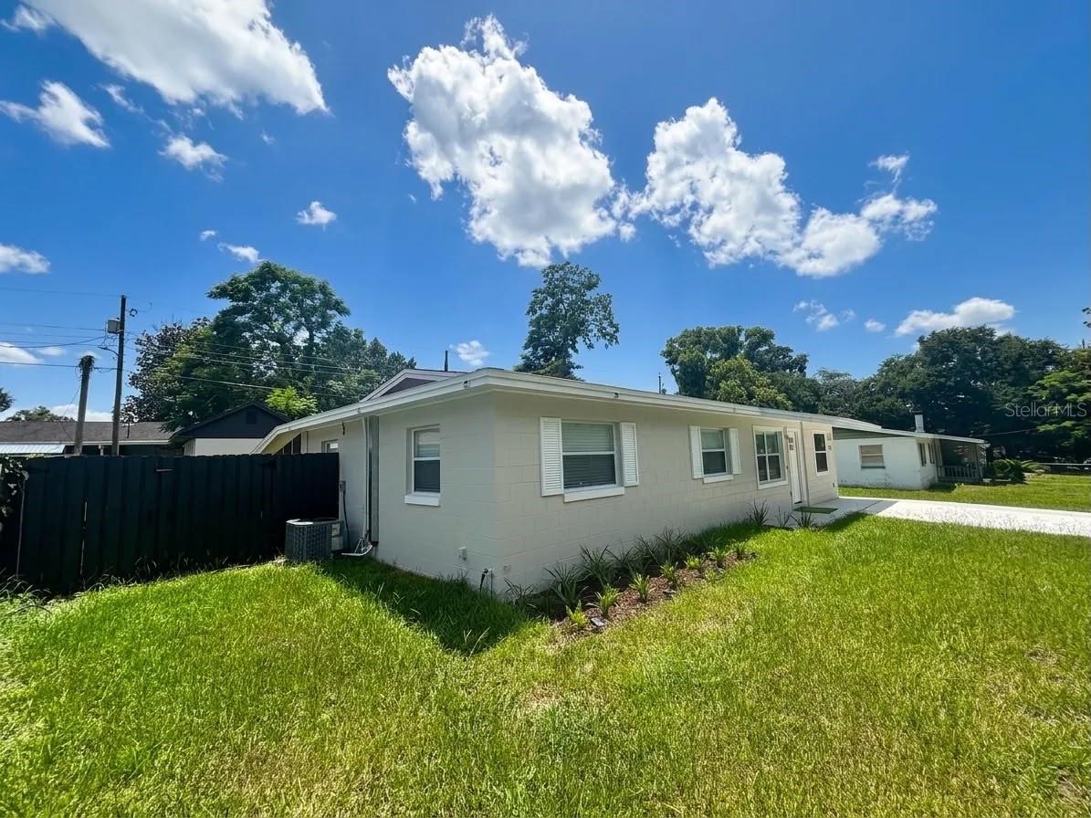 1532 E Votaw Rd Property Photo 2