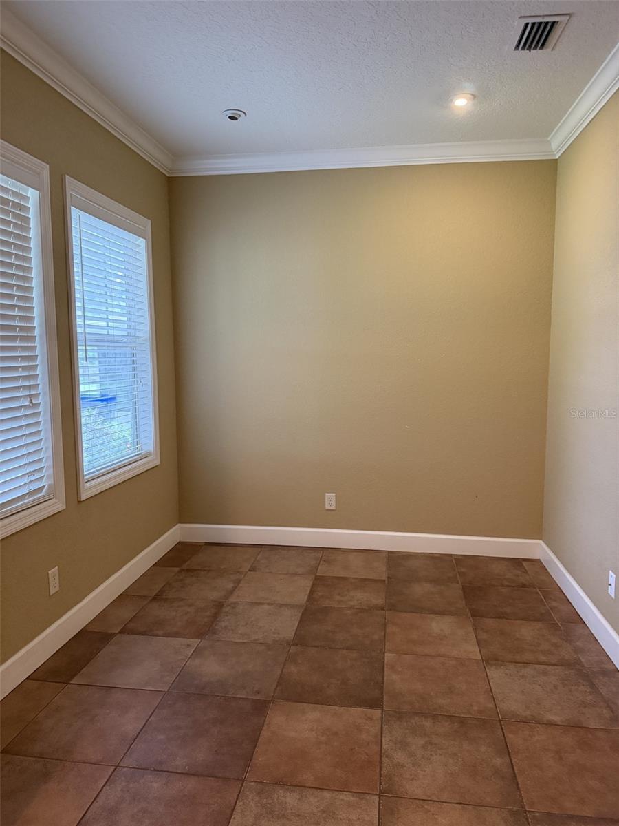 3613 S Summerlin Ave Property Photo 5