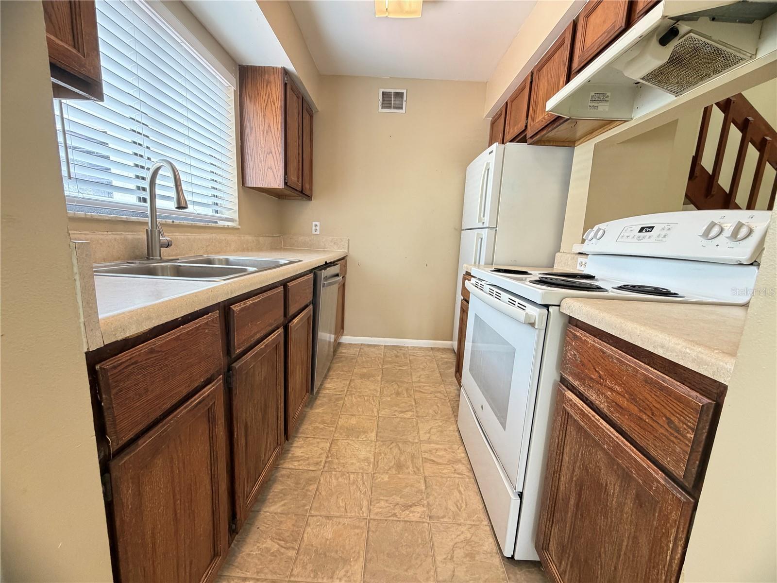 4714 Sutton Ter Property Photo 4