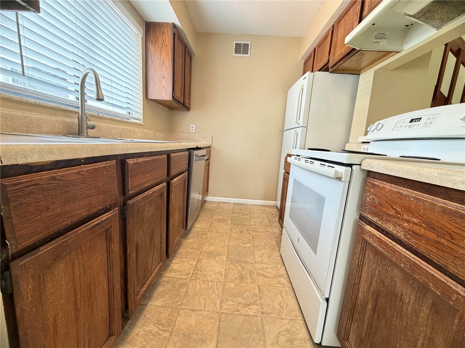 4714 Sutton Ter Property Photo 5