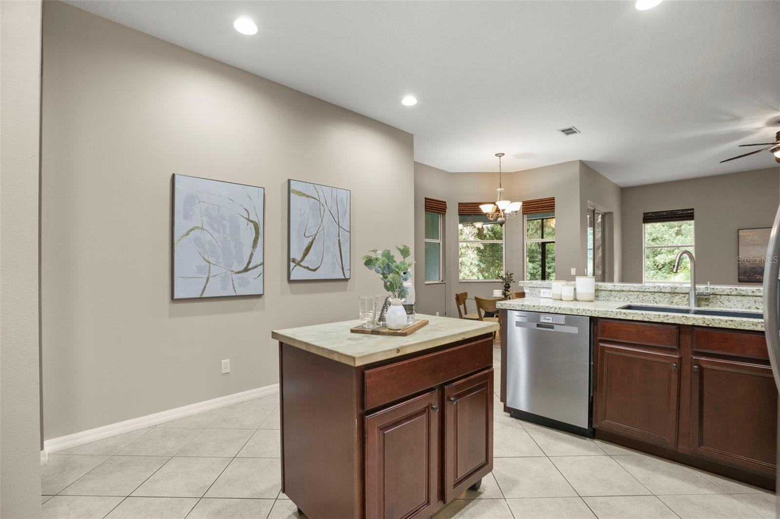 5126 Majestic Woods Pl Property Photo 8