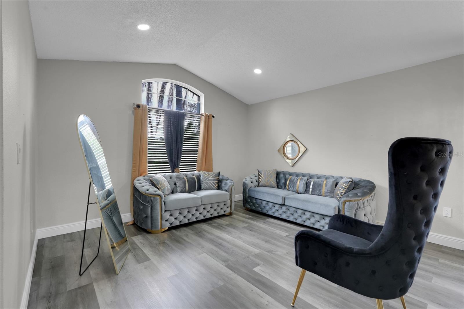 2109 Carbine Ct Property Photo 6