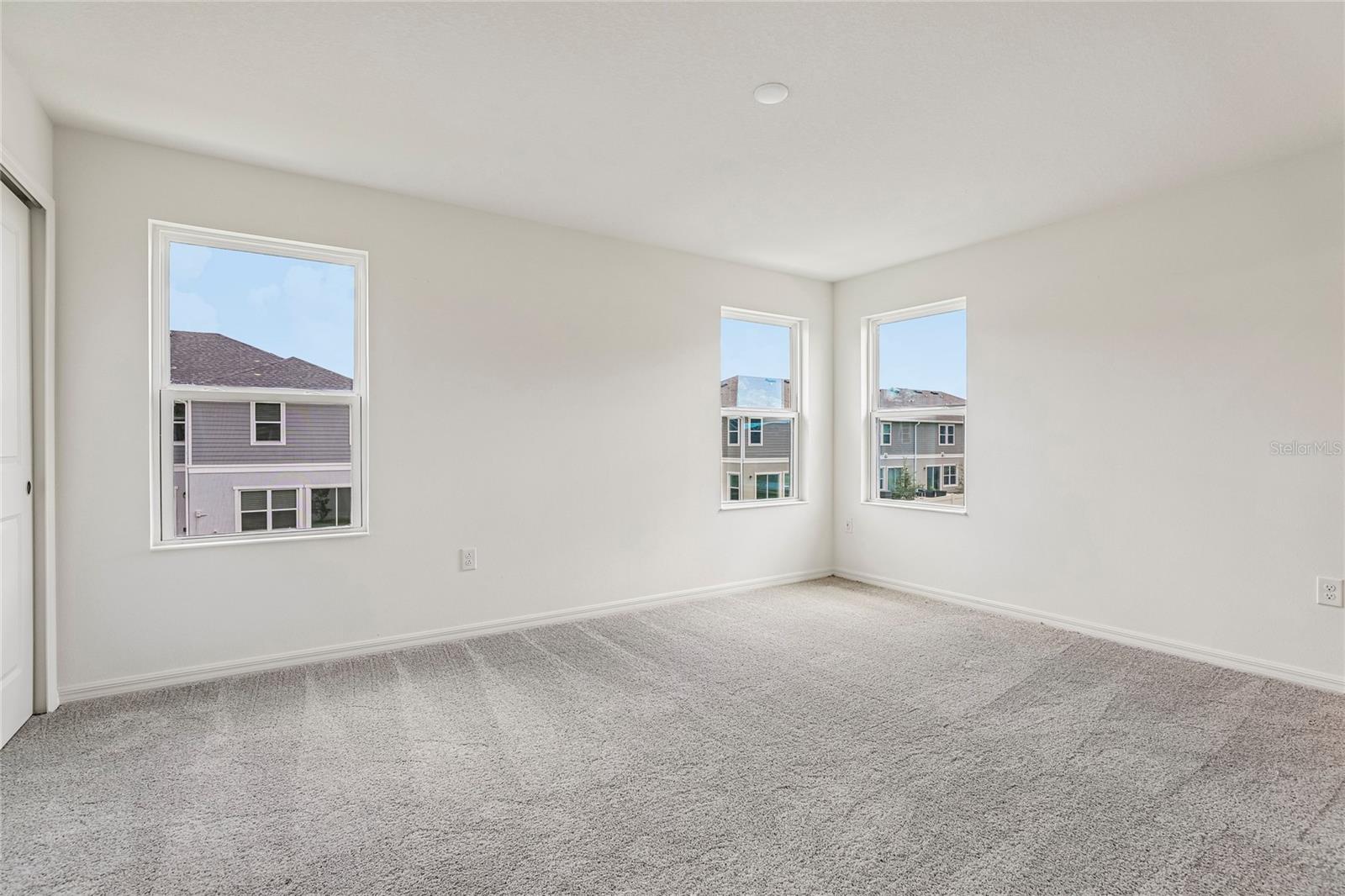 679 Meadows Edge Pl Property Photo 10