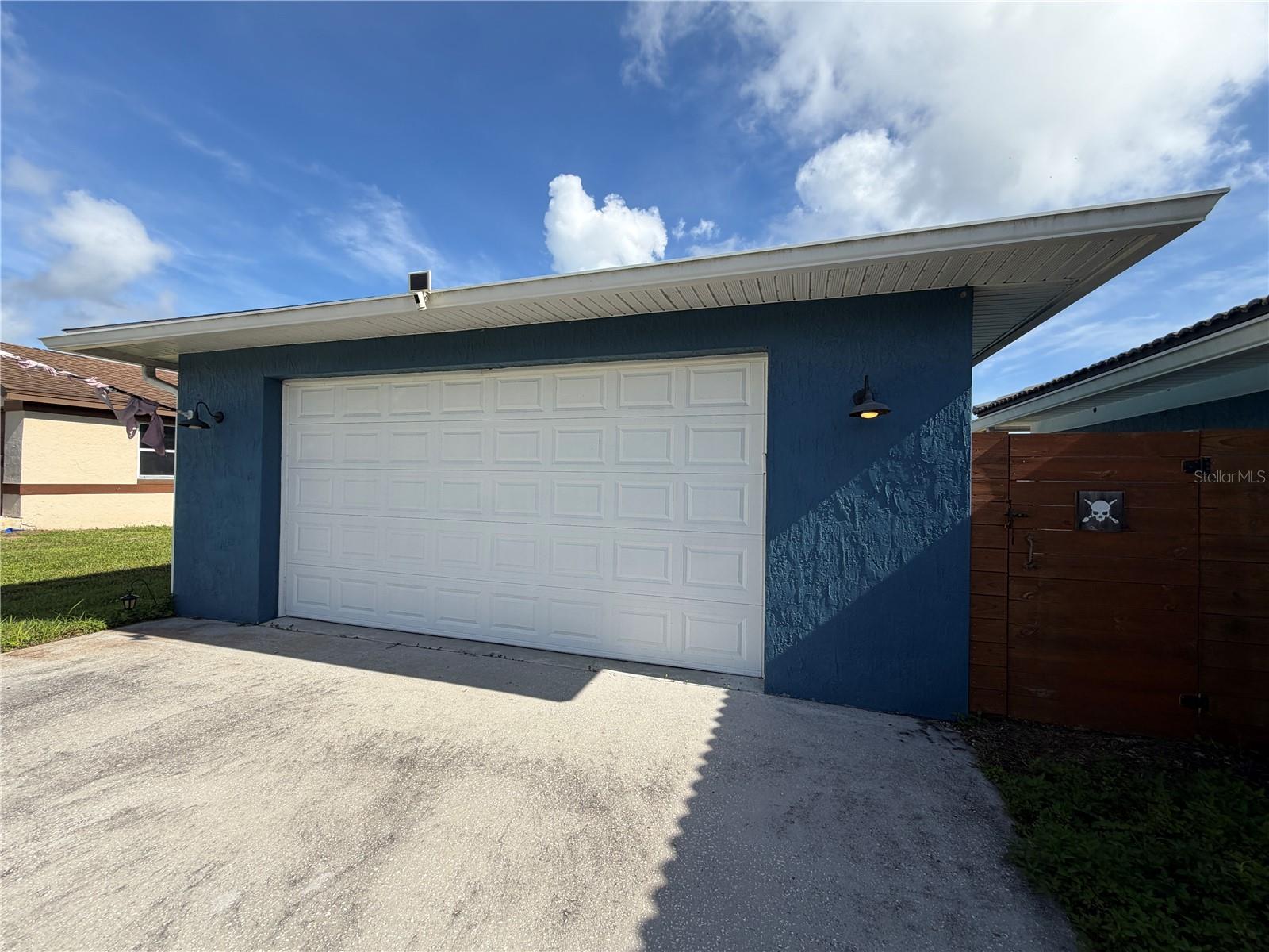 2749 S Stewart St Property Photo 23