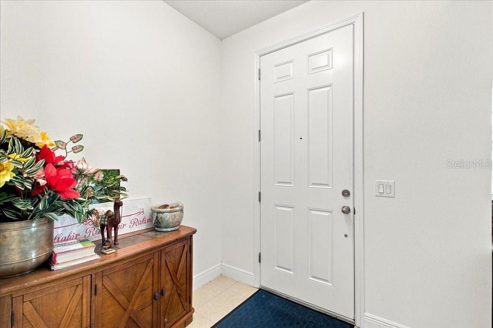 5653 Camilla St Property Photo 4