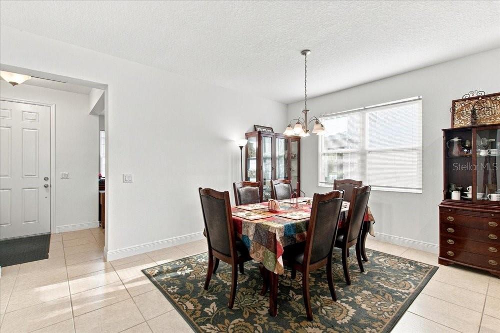 5653 Camilla St Property Photo 6