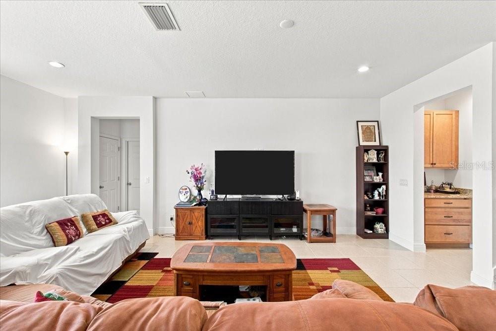 5653 Camilla St Property Photo 13