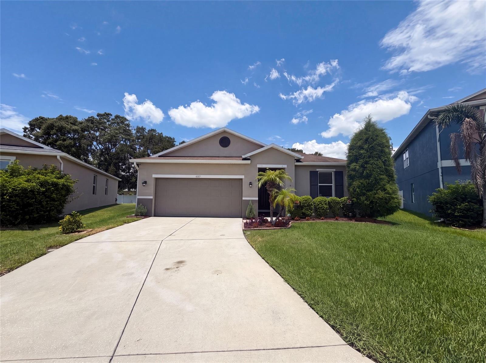4311 Moon Shadow Loop Property Photo 1