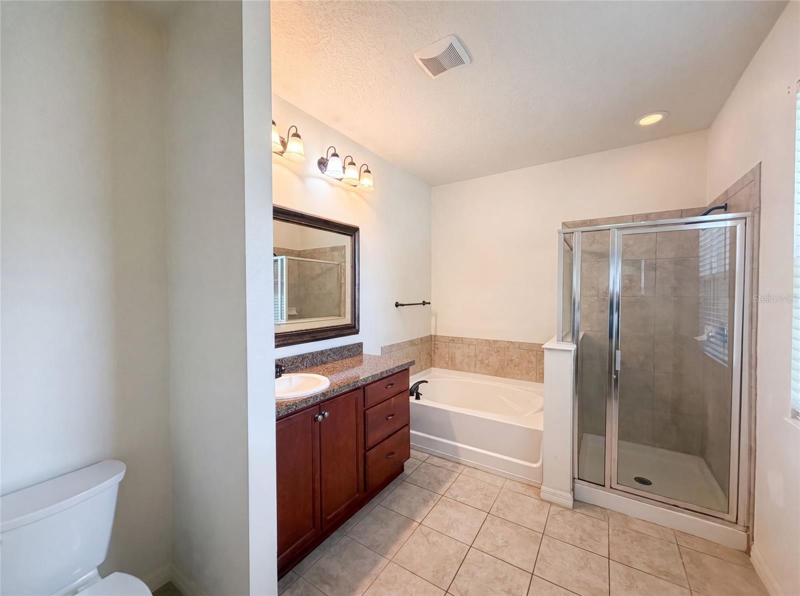 4311 Moon Shadow Loop Property Photo 13