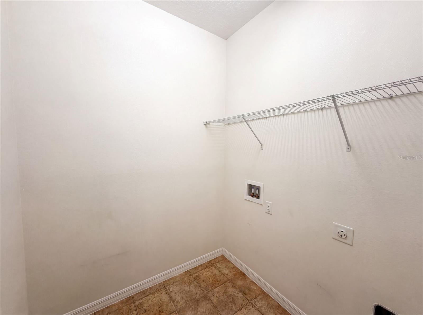 4311 Moon Shadow Loop Property Photo 15