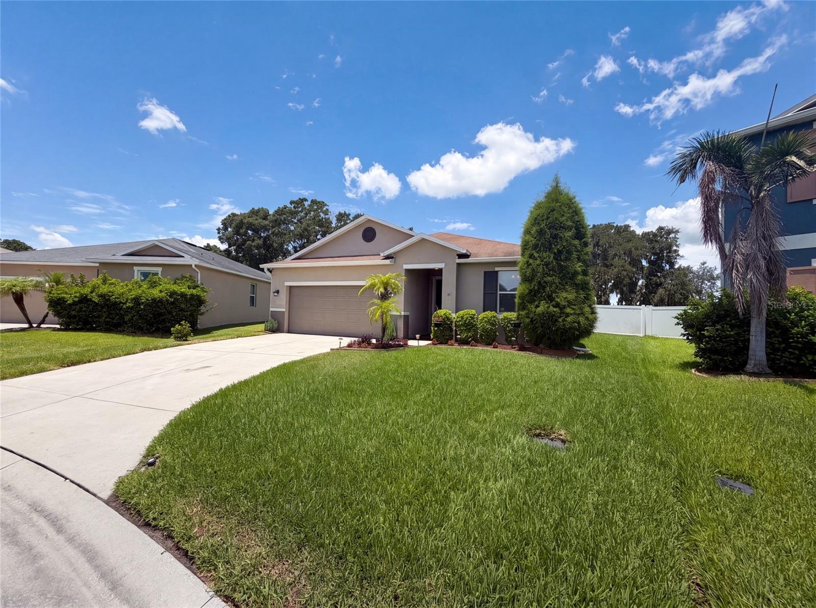 4311 Moon Shadow Loop Property Photo 17