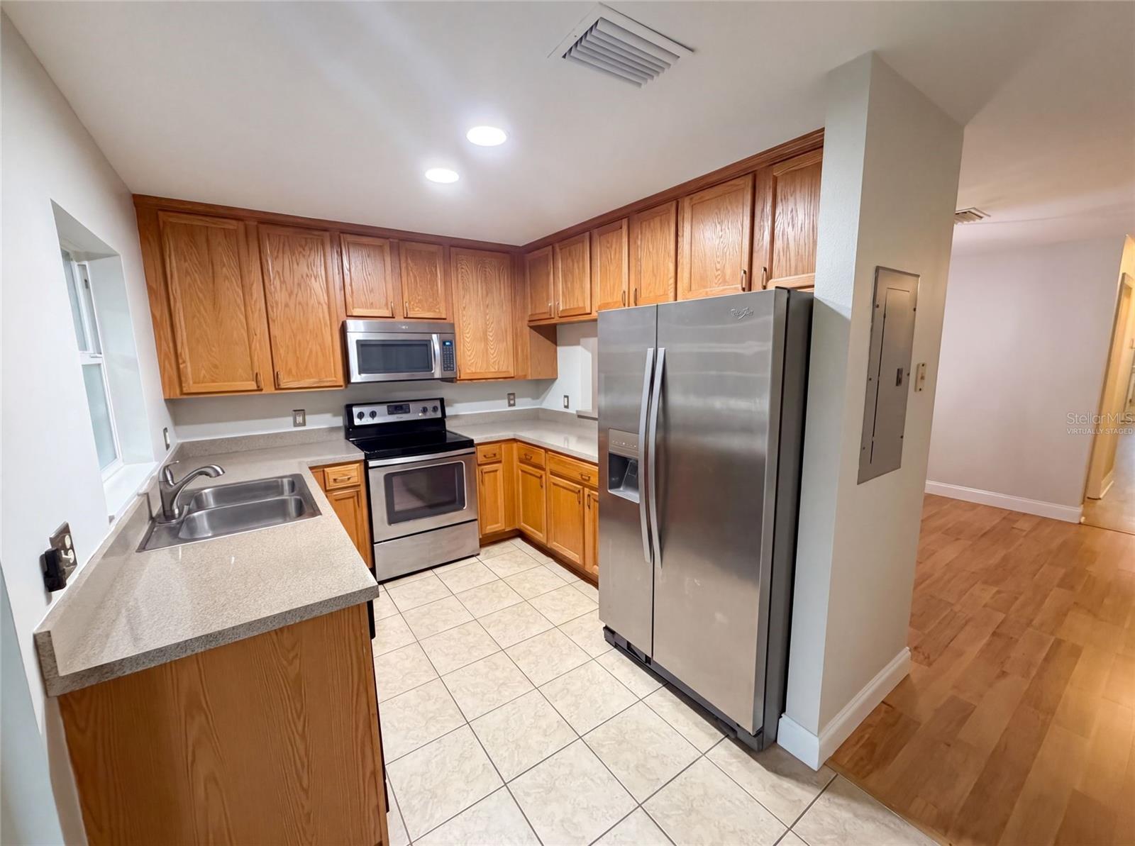 112 Coquina Bay Dr Property Photo 2