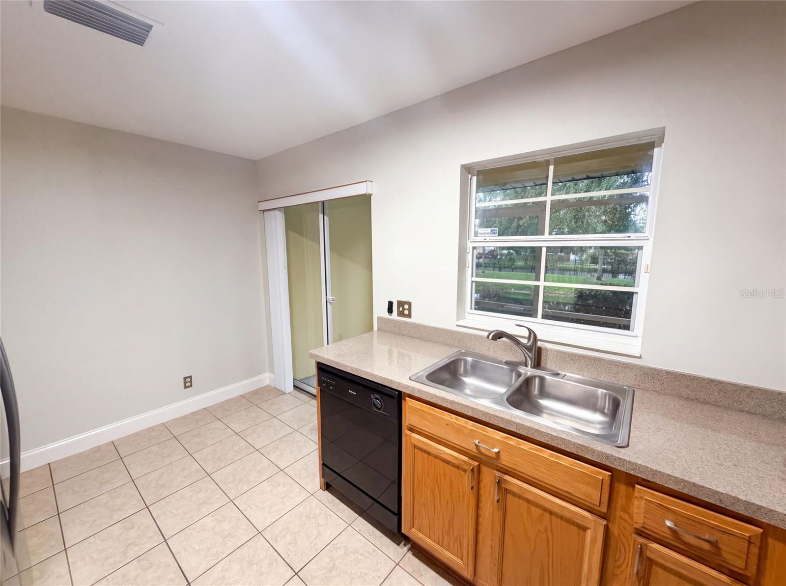 112 Coquina Bay Dr Property Photo 9