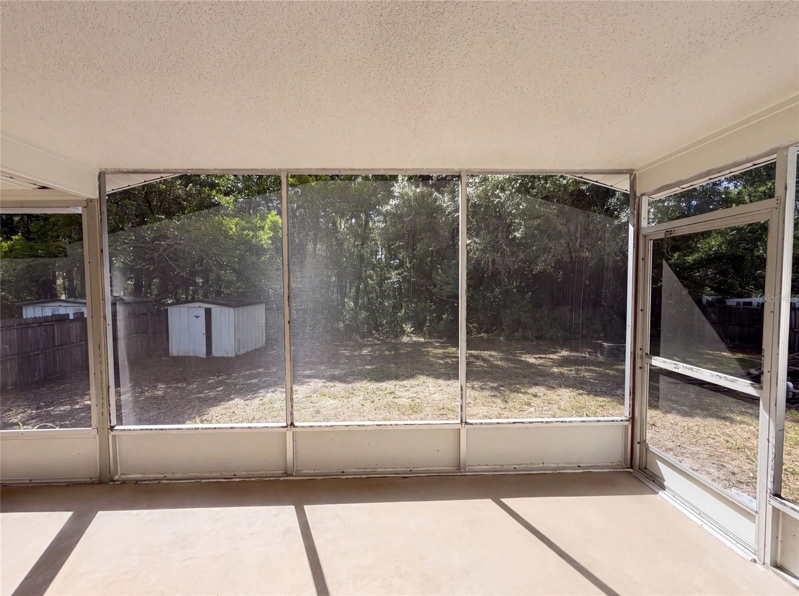 5064 Bromley Ave Property Photo 5
