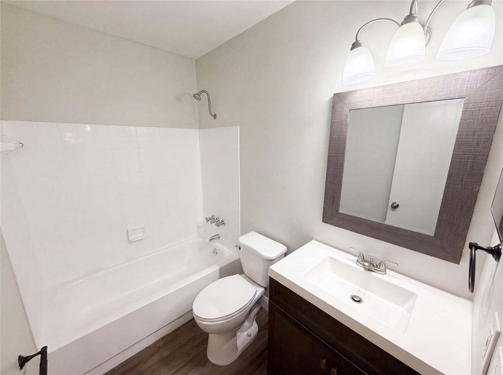 5064 Bromley Ave Property Photo 12