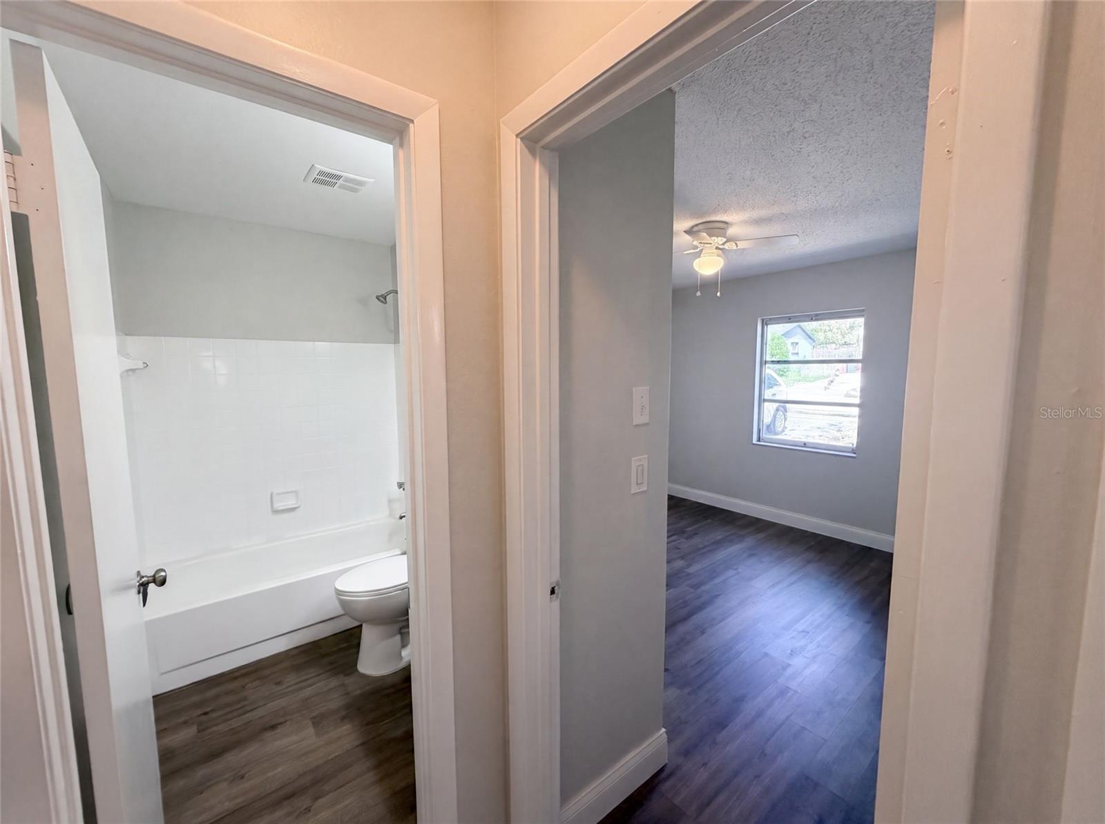 5064 Bromley Ave Property Photo 14