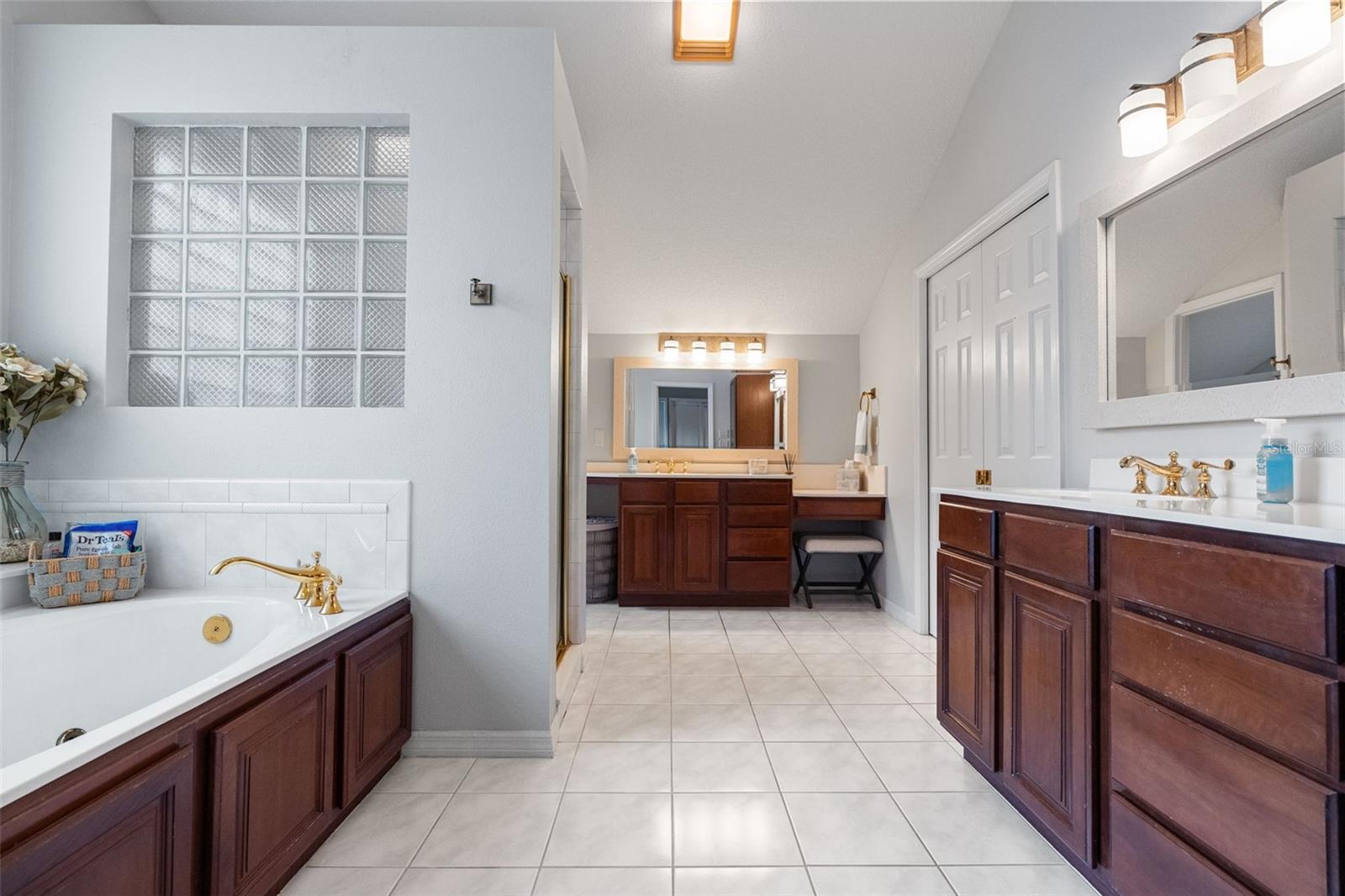 1336 Classic Dr Property Photo 27