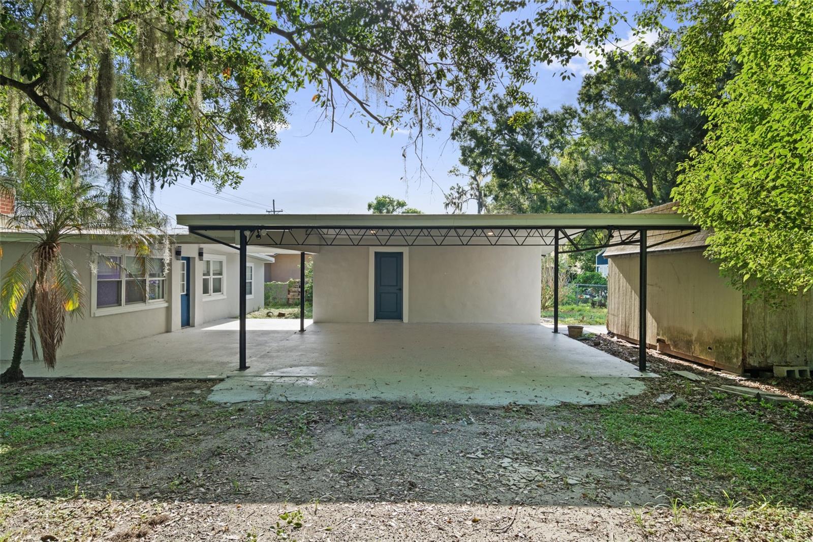 929 Adrian Ct Property Photo 4