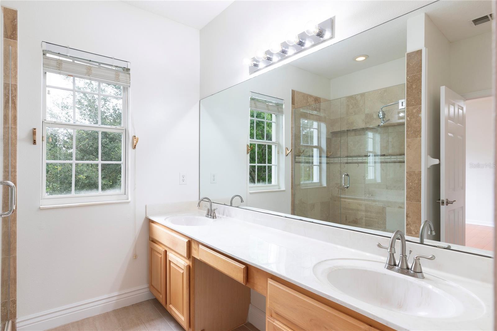 1003 Juel St Property Photo 14
