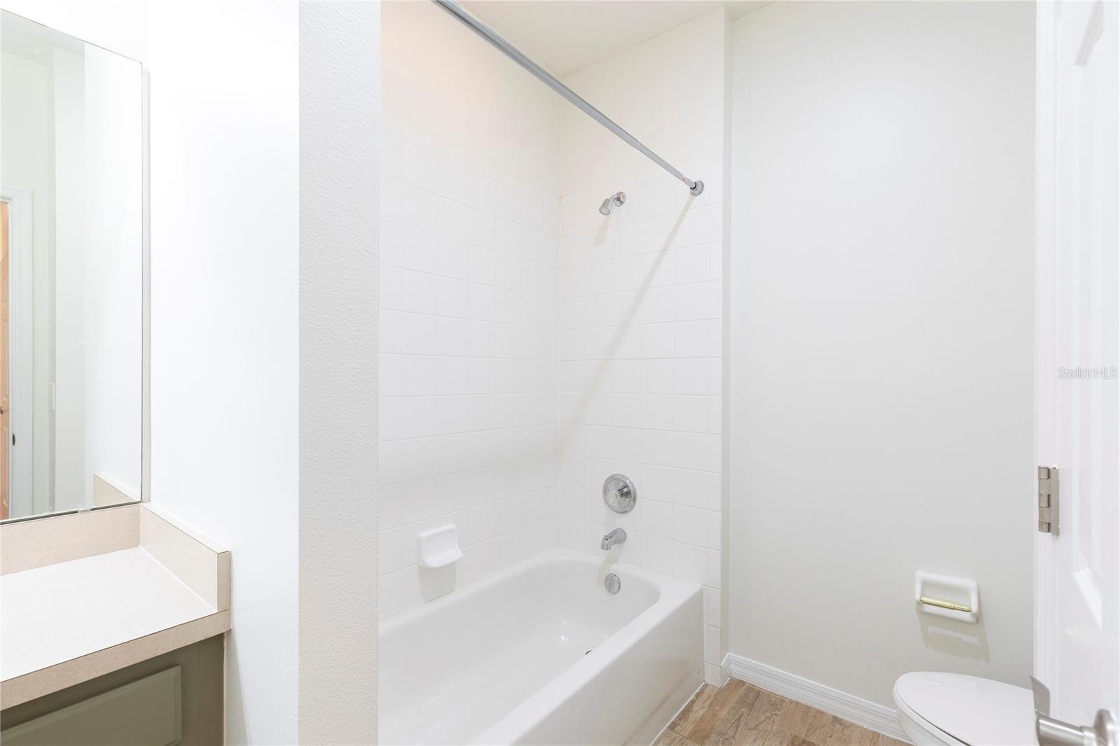1003 Juel St Property Photo 18