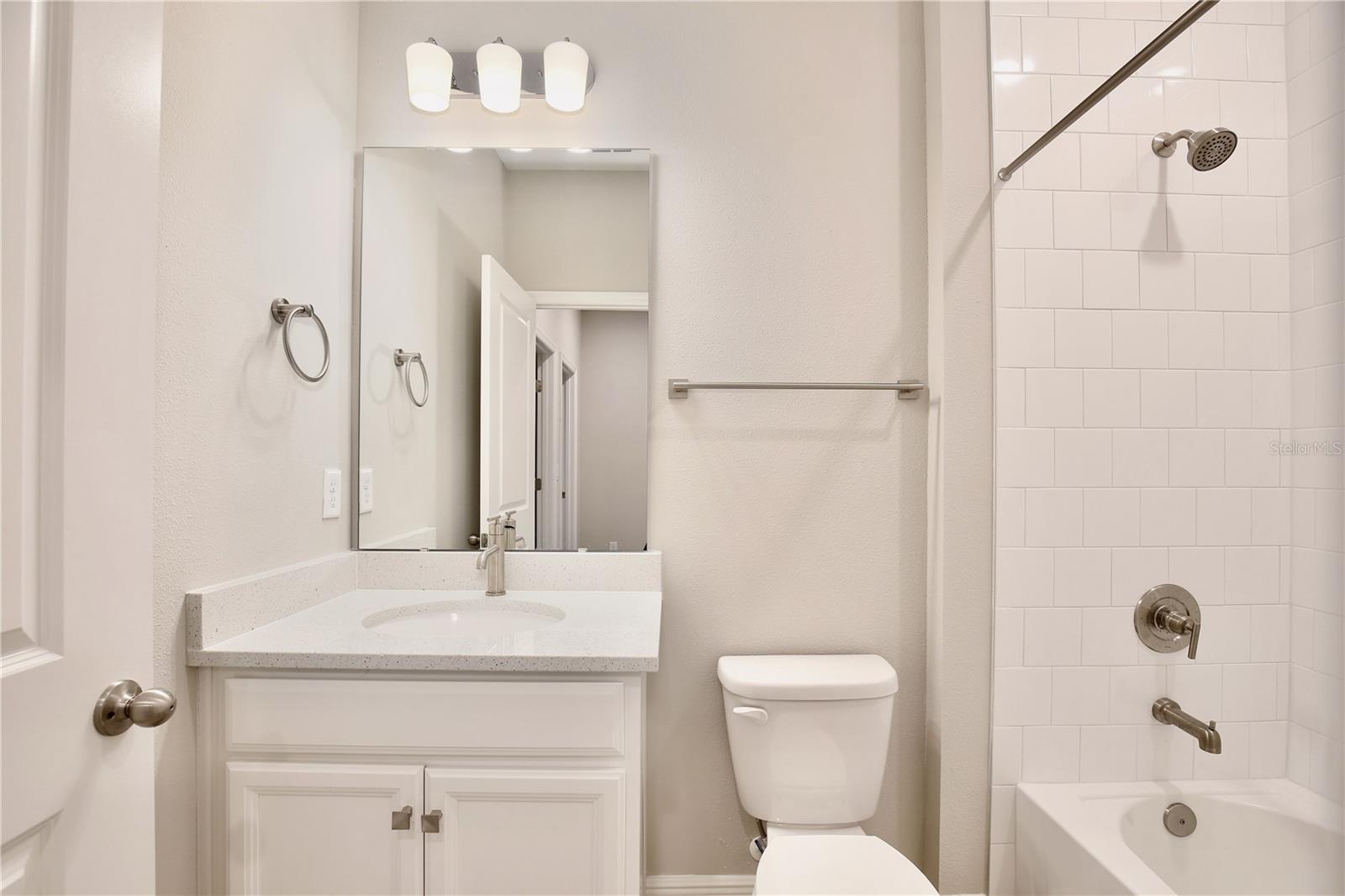 6491 Cyrils Dr Property Photo 17