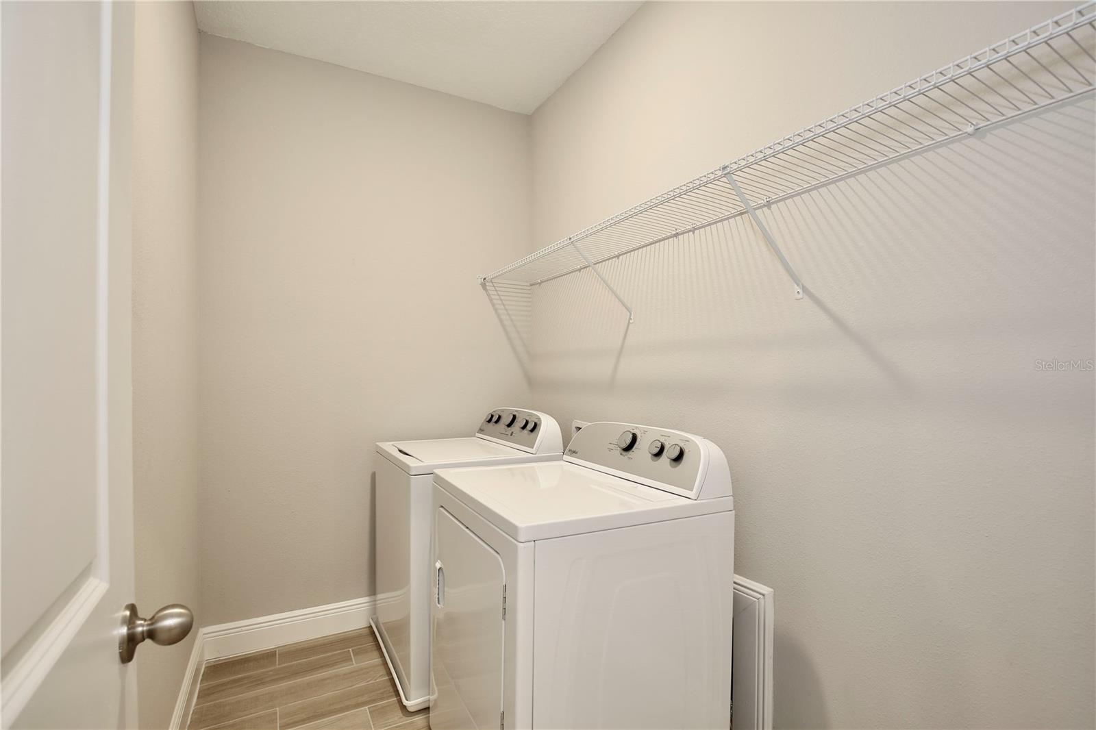 6491 Cyrils Dr Property Photo 20