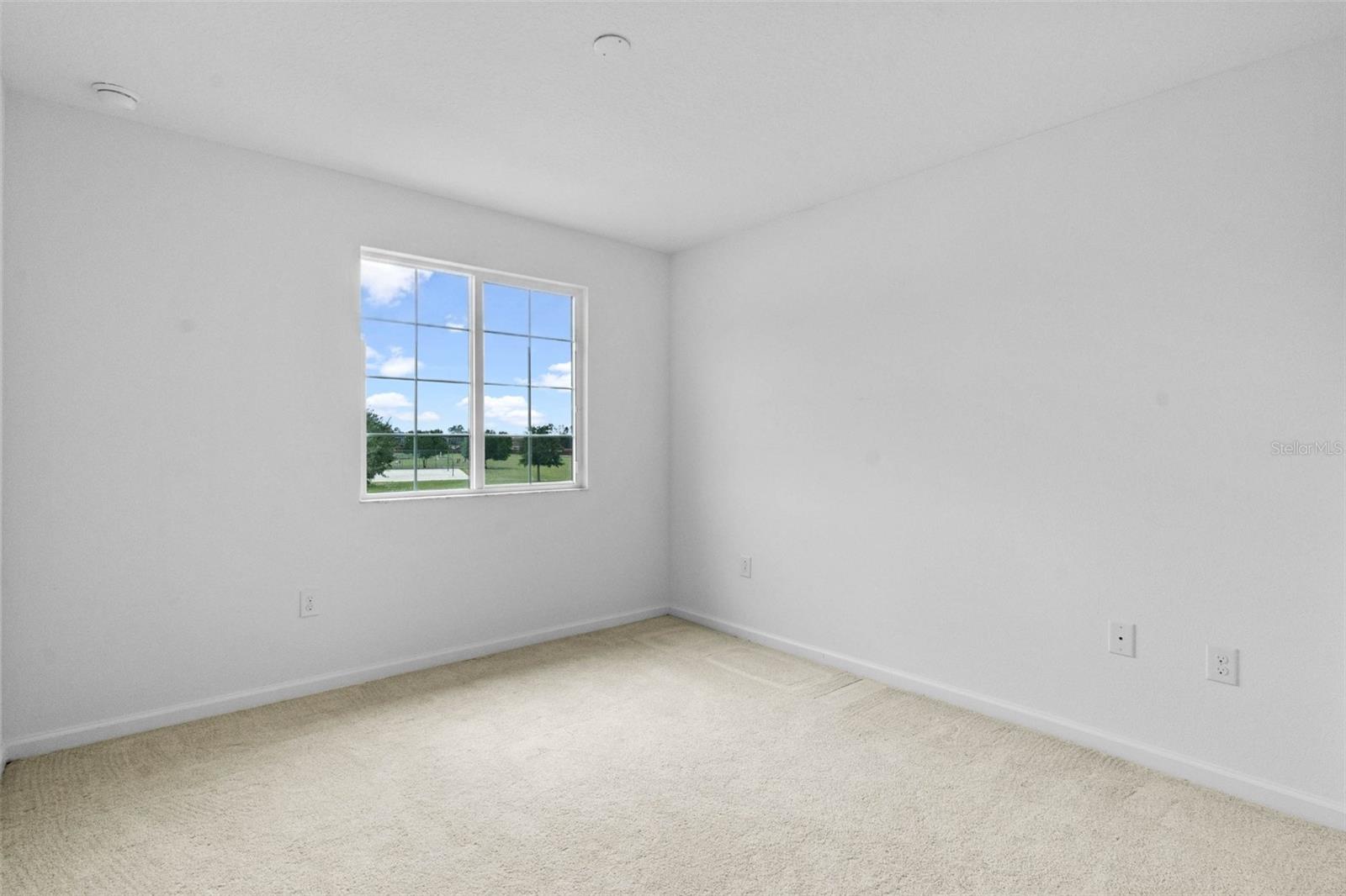 16021 Champlain St Property Photo 29