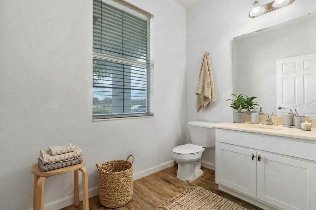 16021 Champlain St Property Photo 32