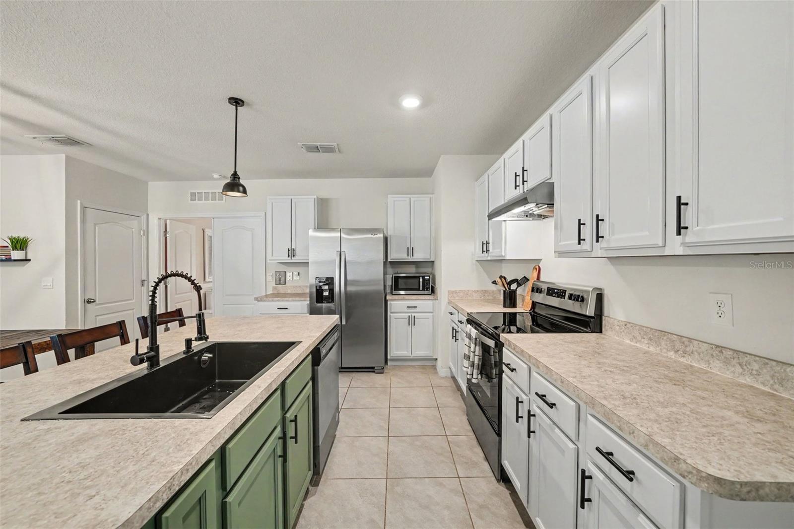 6784 Huntleigh Hammock Rd Property Photo 4
