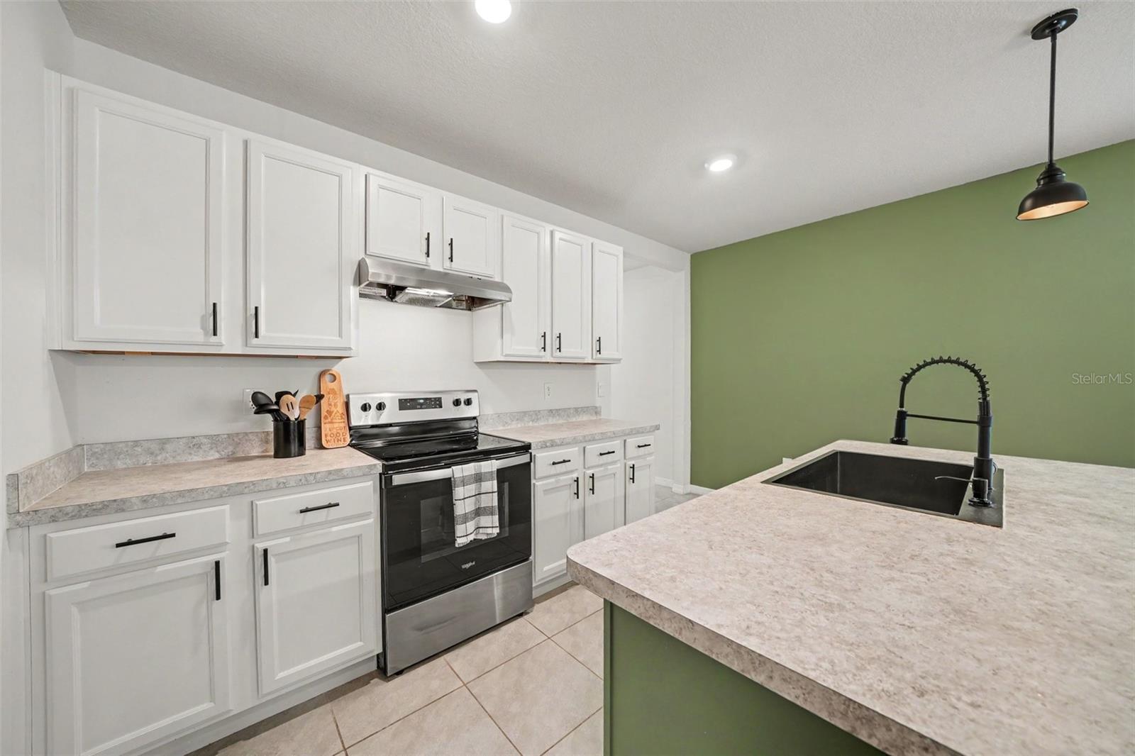 6784 Huntleigh Hammock Rd Property Photo 6