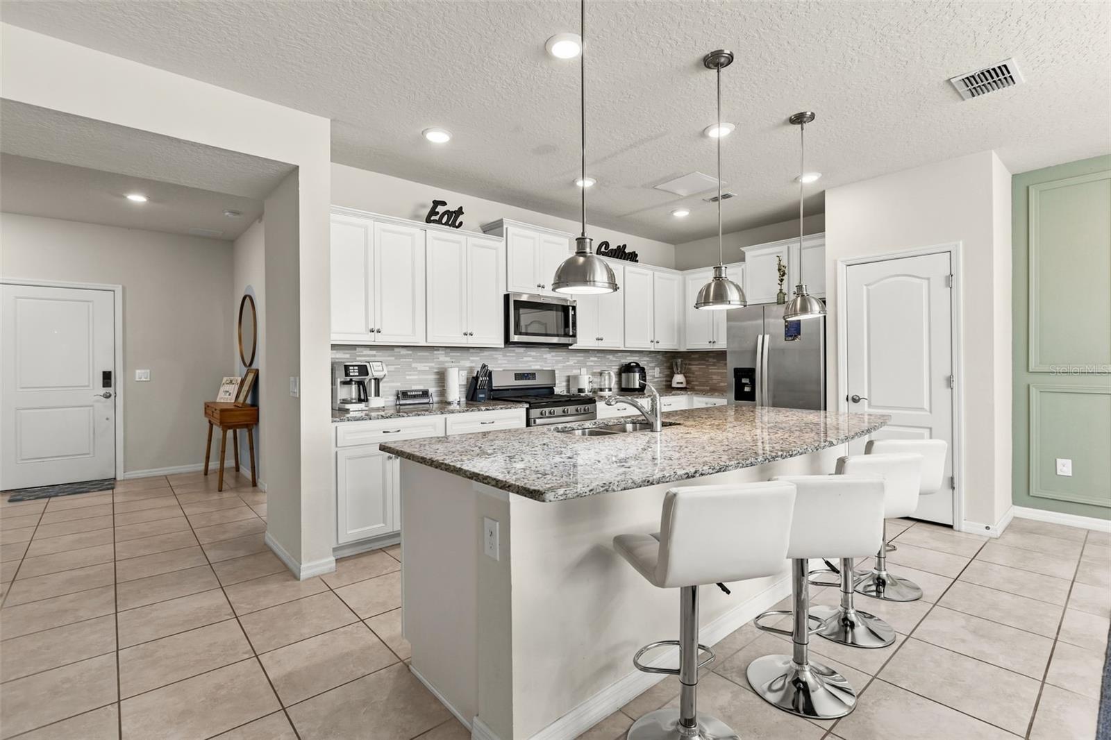7147 Oakmoss Loop Property Photo 9