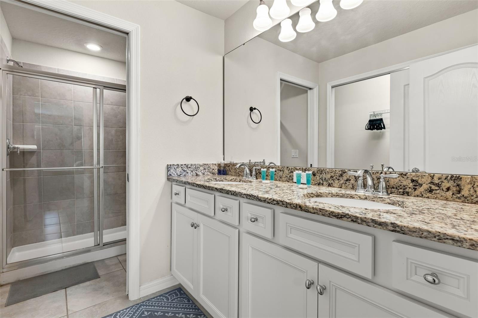 7147 Oakmoss Loop Property Photo 13
