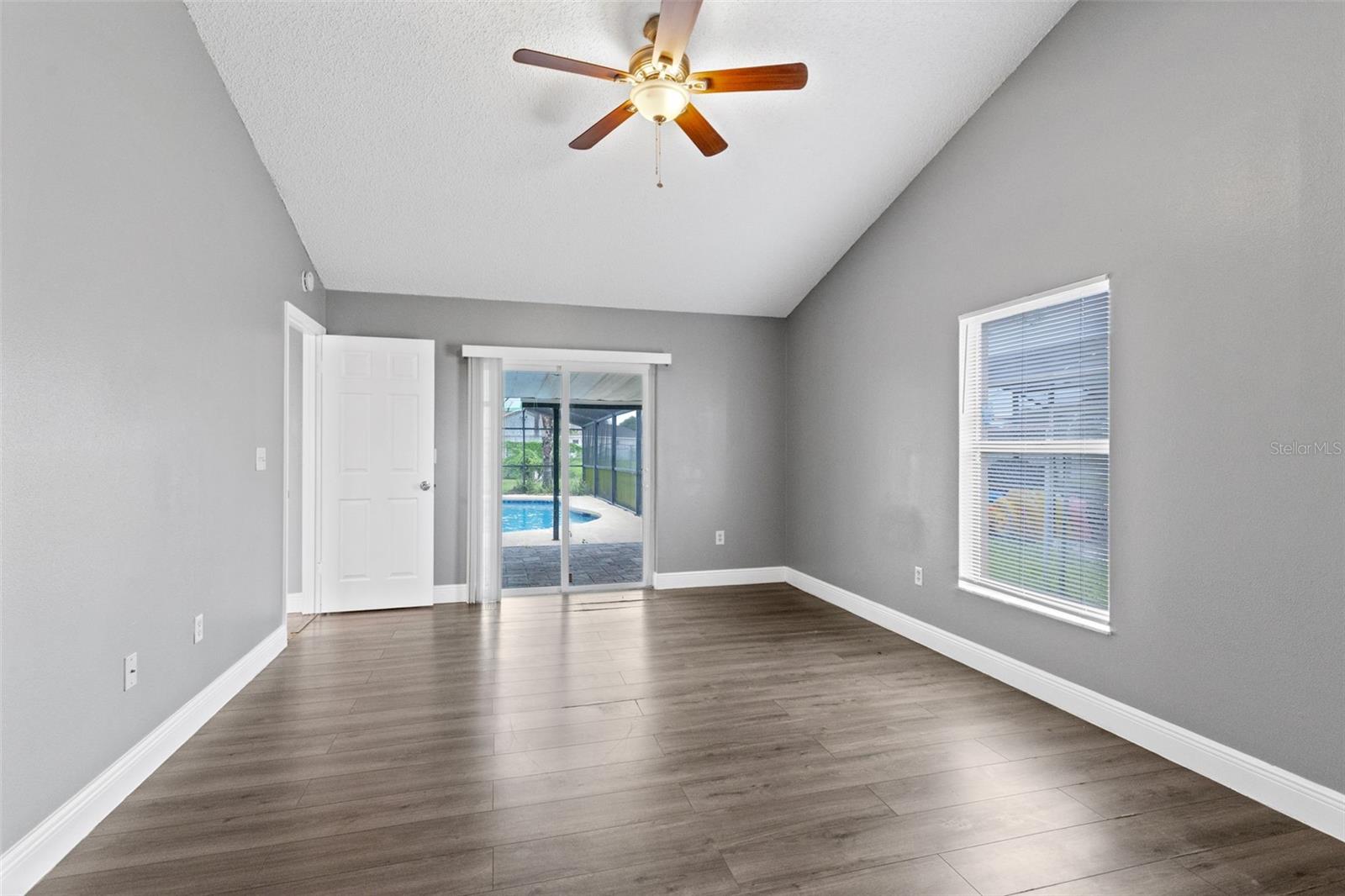 1025 Derbyshire Dr Property Photo 17