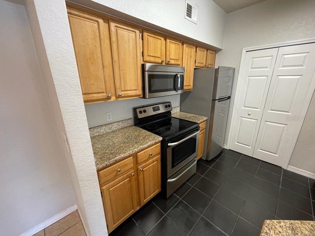 5959 Westgate Dr #1526 Property Photo 8