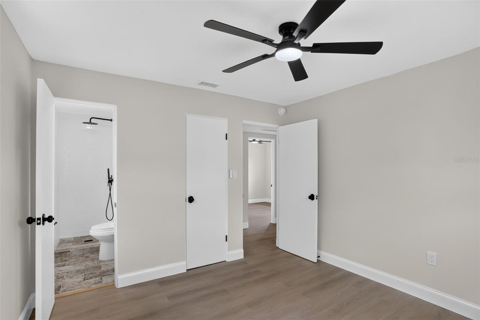 3413 Paris Pl Property Photo 8