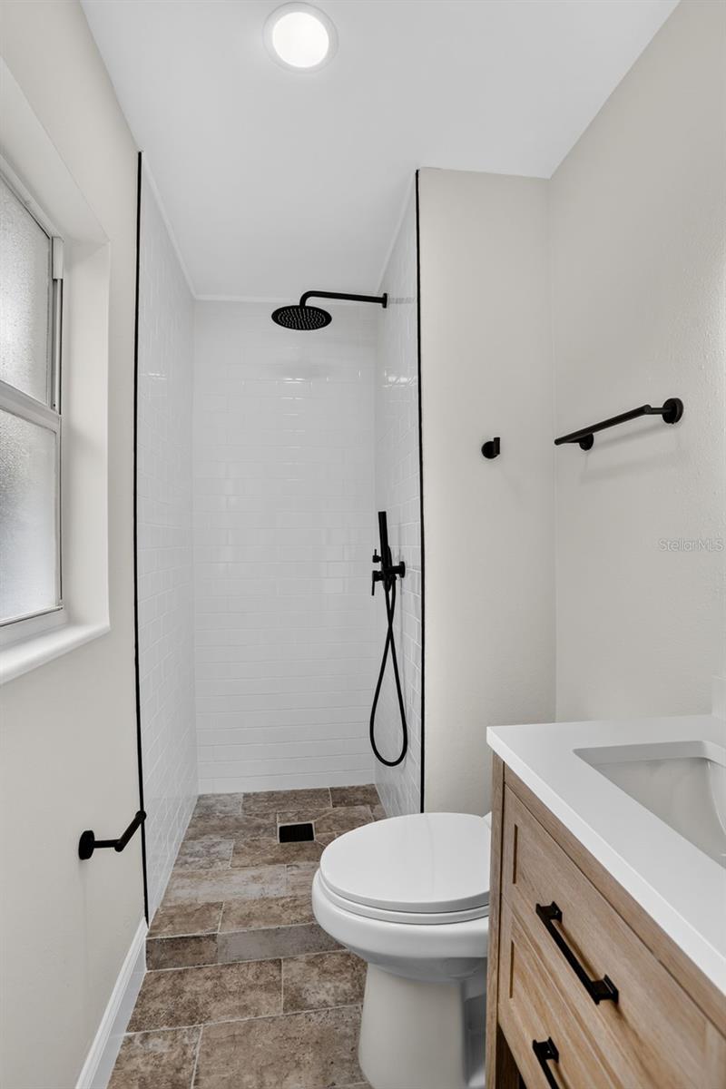 3413 Paris Pl Property Photo 10