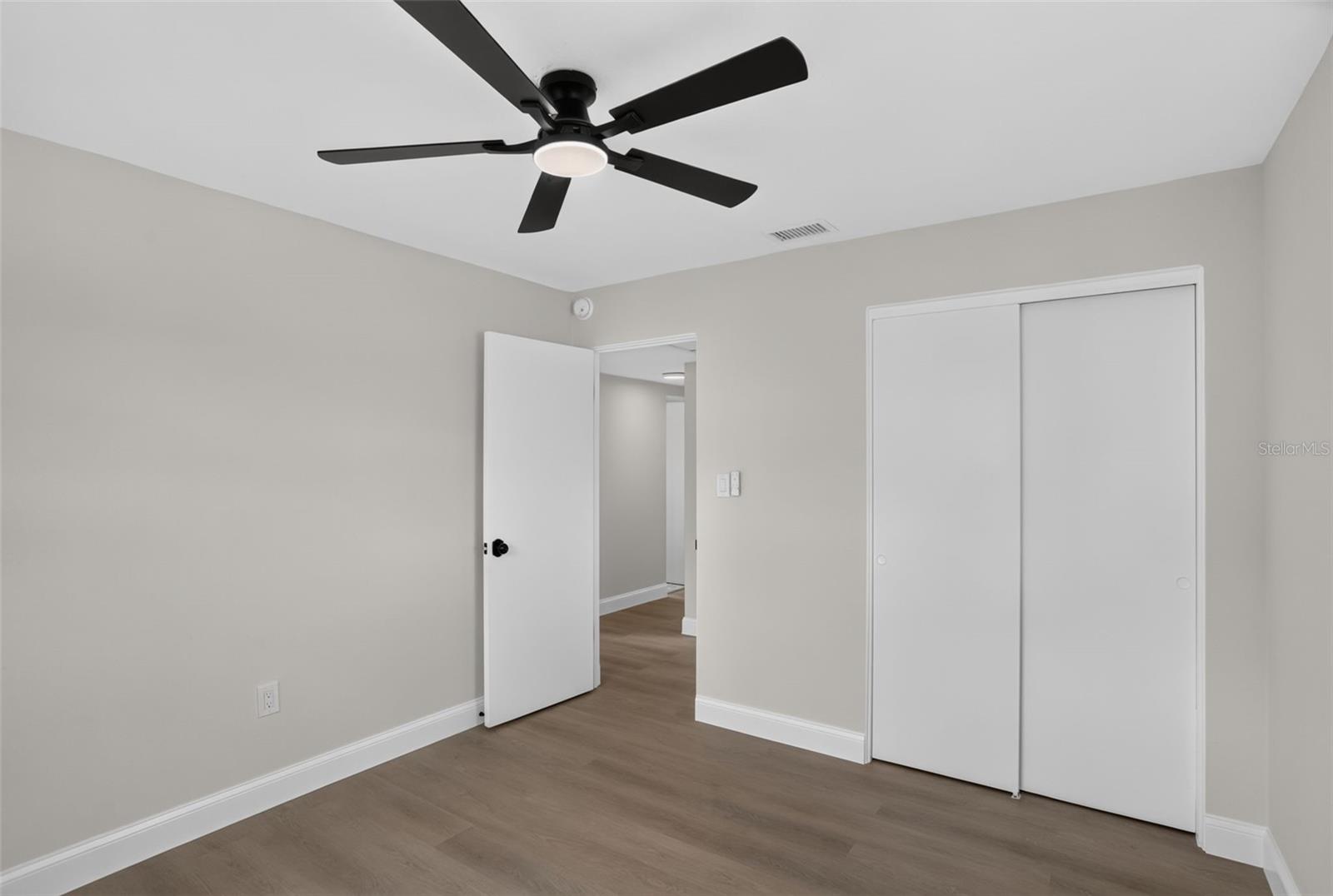 3413 Paris Pl Property Photo 13