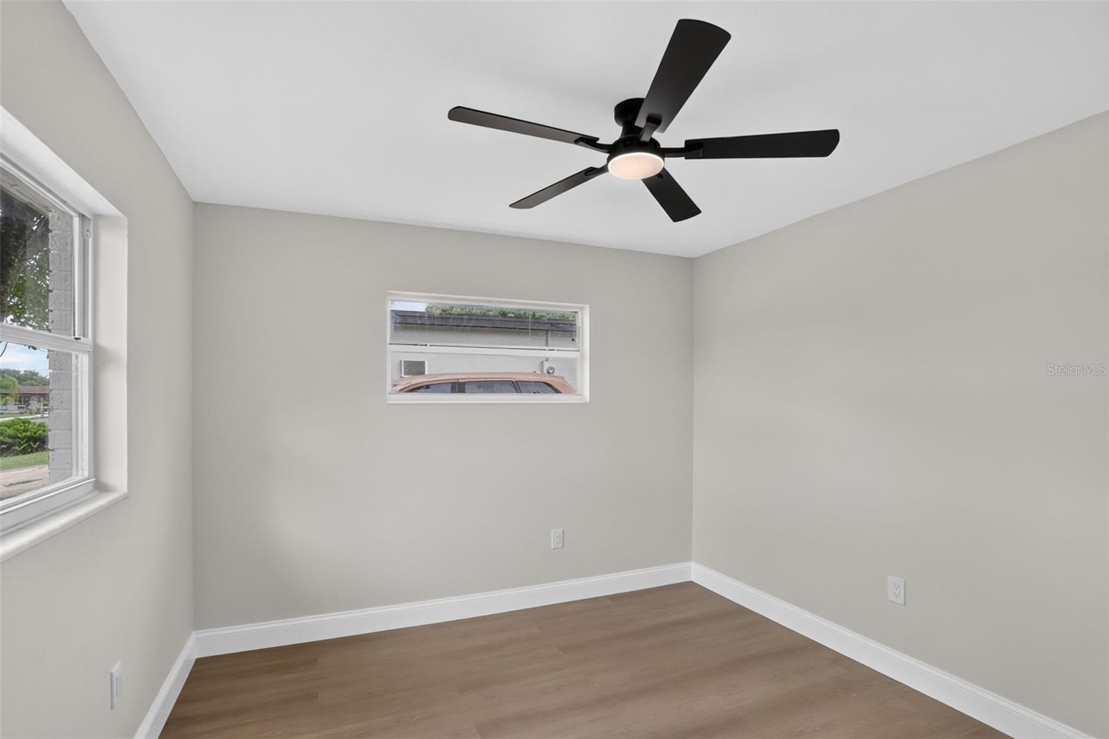 3413 Paris Pl Property Photo 14
