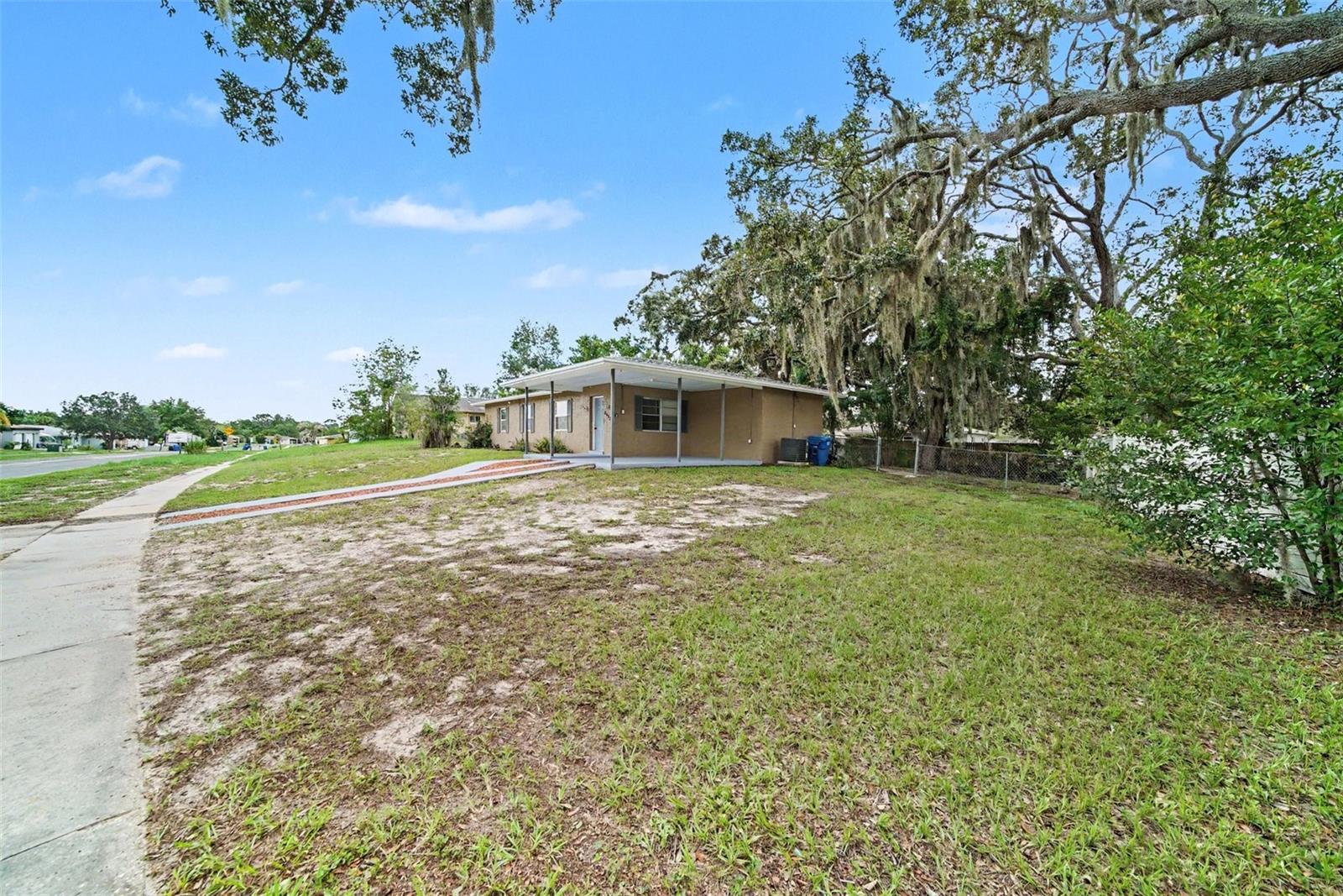6925 Treehaven Dr Property Photo 3
