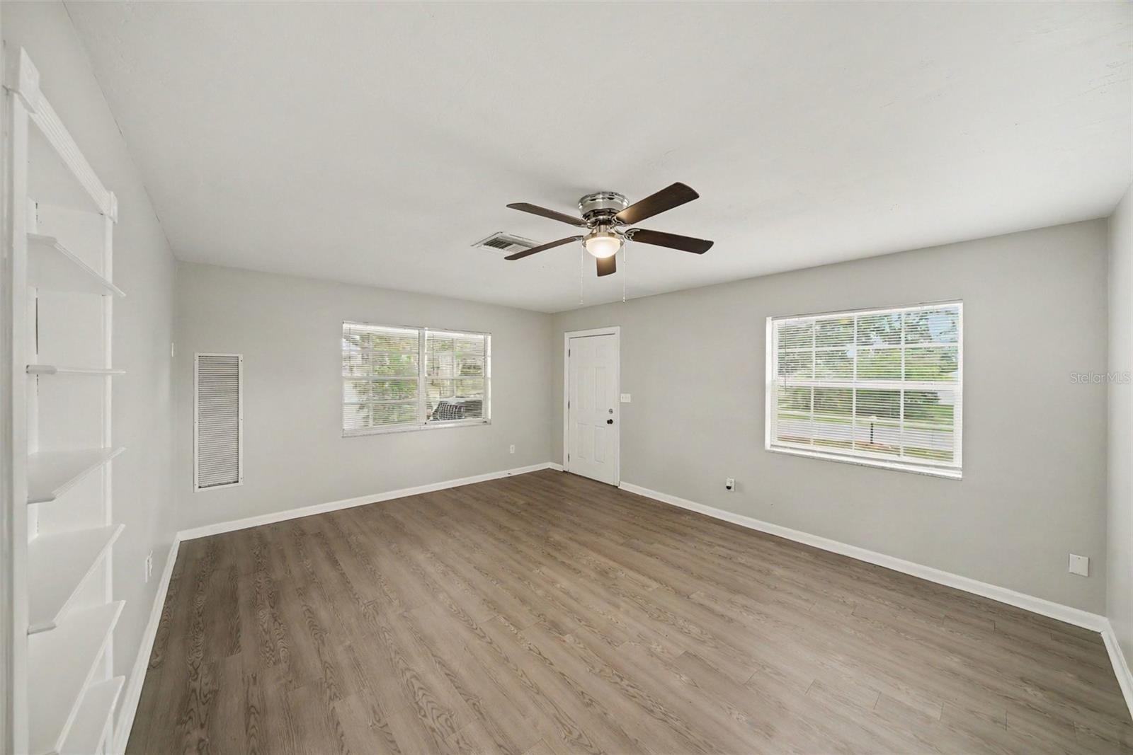 6925 Treehaven Dr Property Photo 5