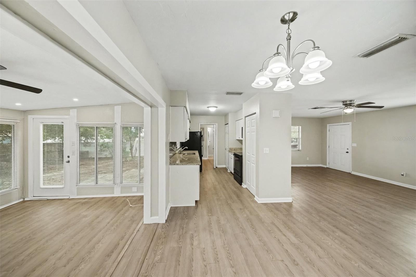 6925 Treehaven Dr Property Photo 8