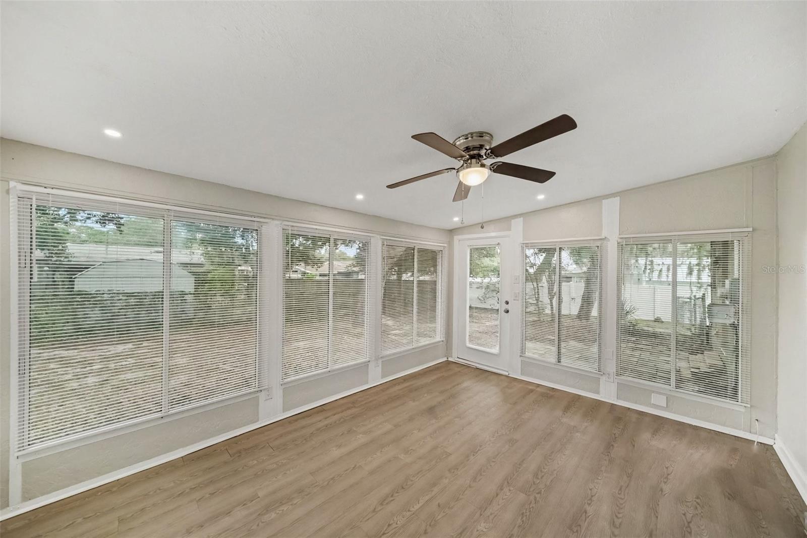 6925 Treehaven Dr Property Photo 12