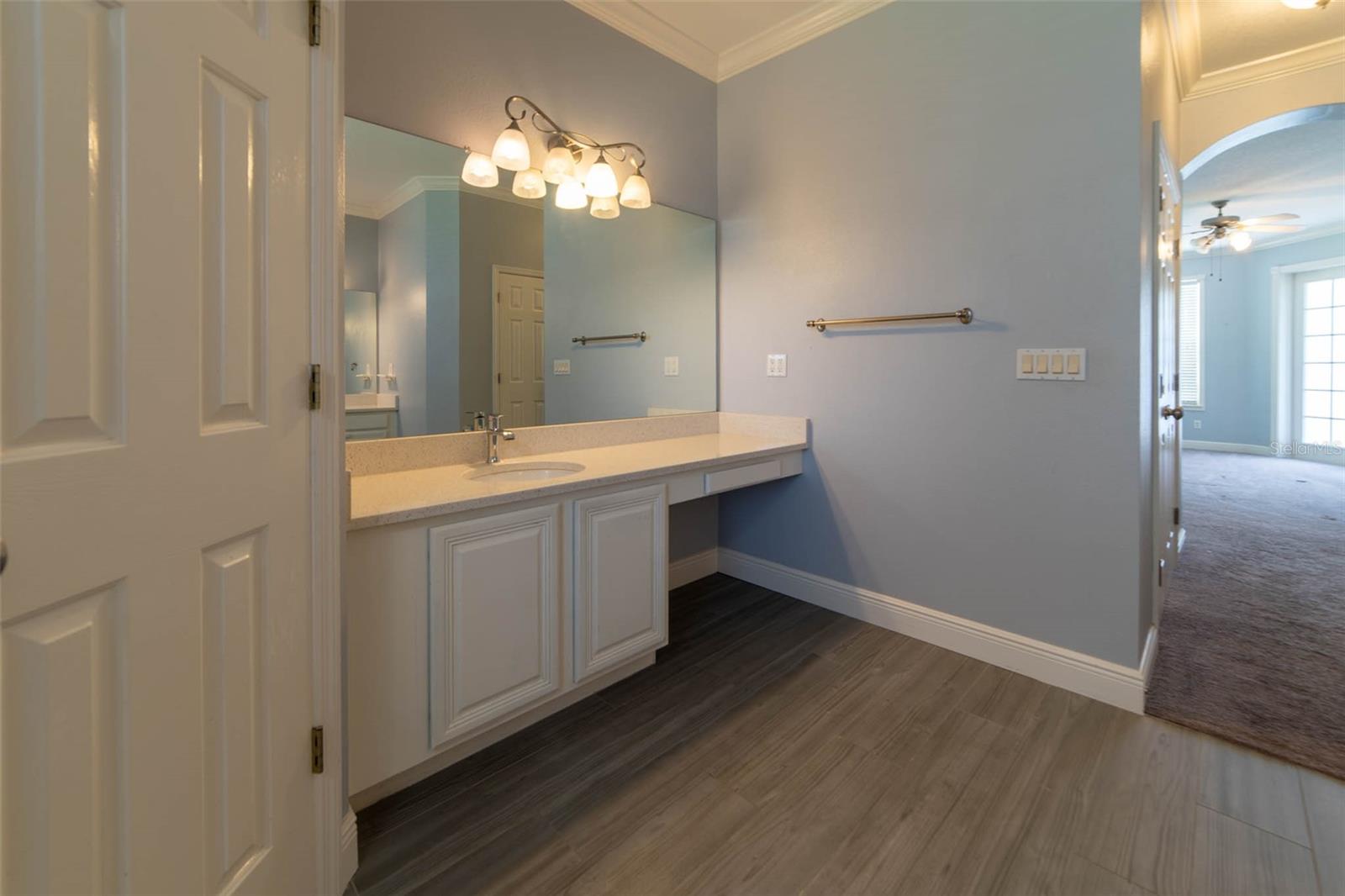 O6431729 Property Photo 21